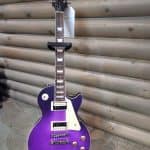 guitare mauve