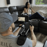 camera filme femme qui boit